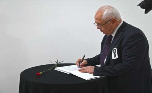 Karabağlar'dan Ata'ya saygı duruşu