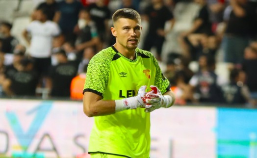 Mateusz Lis, oynadığı 12 maçın 7’sinde kalesini gole kapadı