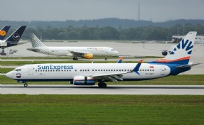 Paris’ten İzmir’e giden uçağın 30 yolcusu havalimanında unutuldu