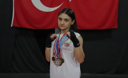 Ringlerin dişi aslanı Selvinaz Cura milli takımda