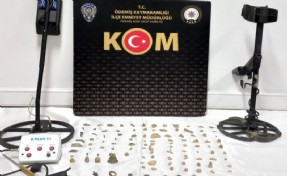 İzmir'de tarihi eser kaçakçılarına operasyon: 2 gözaltı