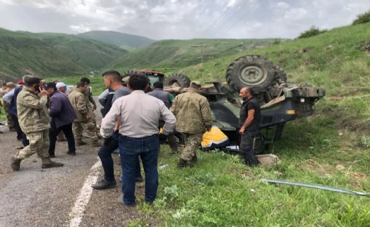 Ardahan'da askeri araç devrildi: 4 asker yaralı