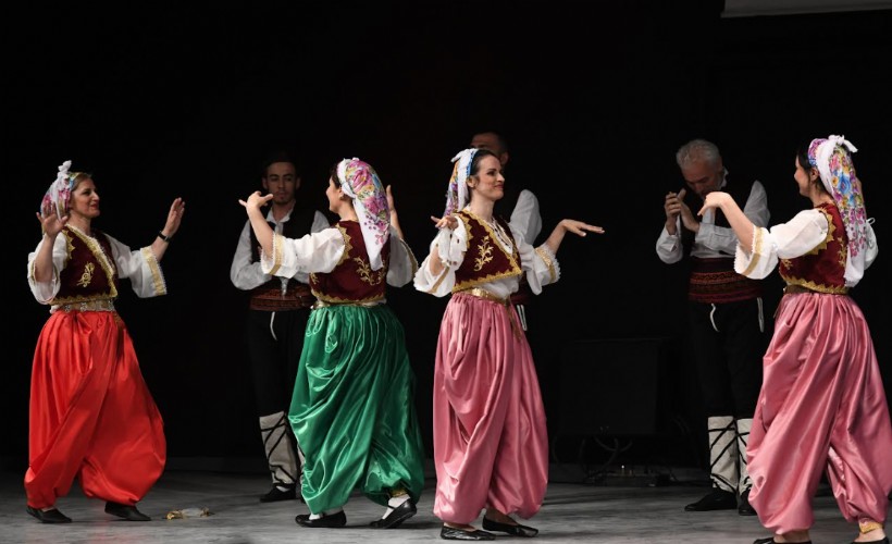 Bornova'da 2. Halk Dansları Festivali