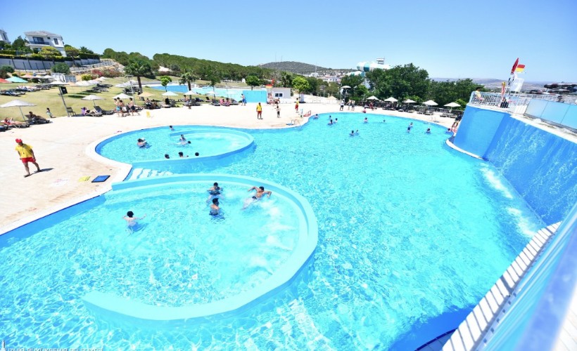 Çeşme Oasis Aqua Park sezonu açıyor