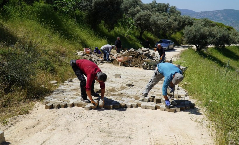 Efes Selçuk Belediyesi'nden arazi yollarında çalışma