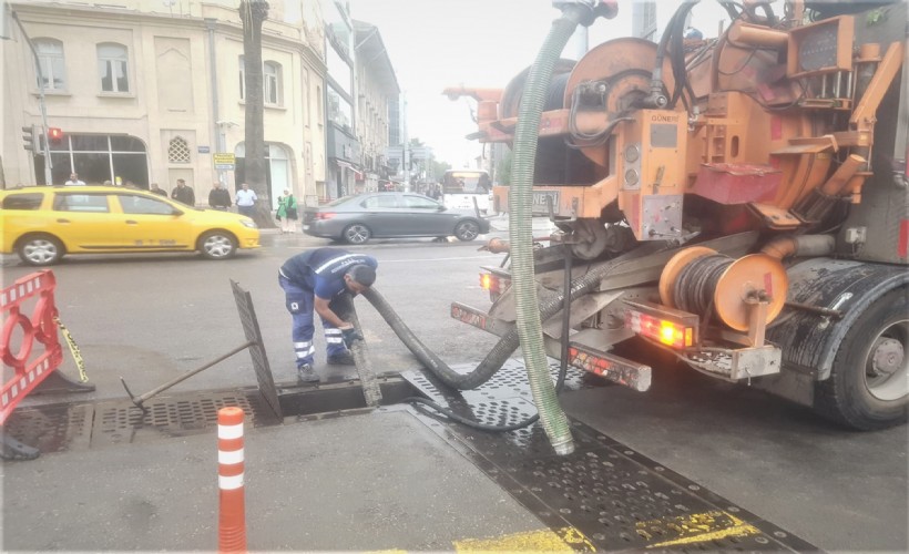 İZSU ekipleri şiddetli yağış öncesi teyakkuzda