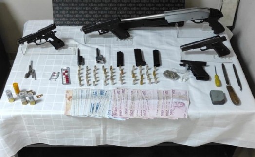 İzmir'de silah imalatı ve ticareti yapan kişi tutuklandı