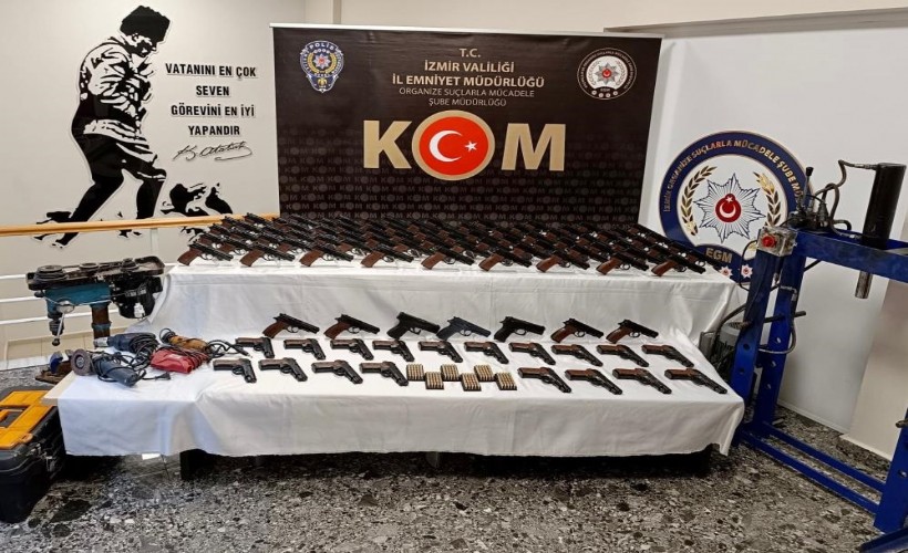 İzmir'deki yasa dışı silah ticareti operasyonunda 4 tutuklama