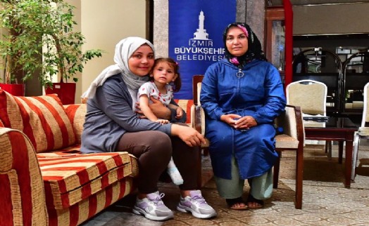 Minik depremzede Öykü tedavi için Kahramanmaraş’tan İzmir’e getirildi