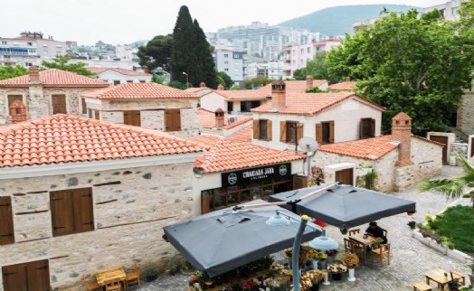 İzmir’in yeni buluşma noktası; Yukarıköy oldu