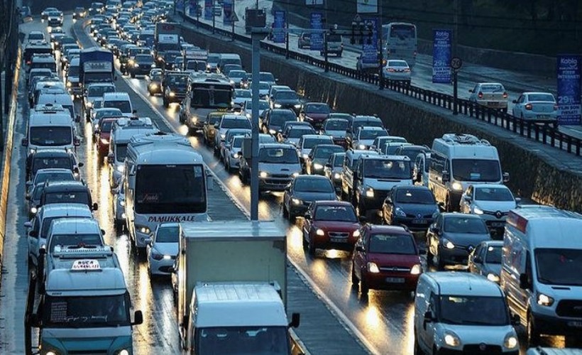 TÜİK İzmir'de trafiğe kayıtlı araç sayısını açıkladı
