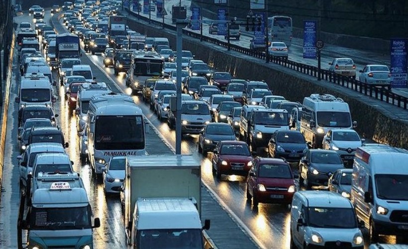 TÜİK İzmir'de trafiğe kayıtlı araç sayısını açıkladı