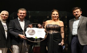87. Uluslararası Bergama Festivali: Linet, Asklepion'da 18 bin hayranıyla buluştu