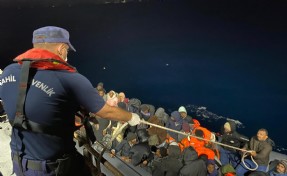 Yunanistan'ın geri ittiği 48 düzensiz göçmen kurtarıldı