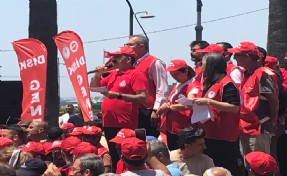 DİSK Genel-İş Sendikası üyelerinden Konak'ta eylem; 'Bugün hayatı durdurduk'