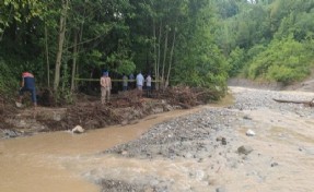 Karadeniz'i sağanak vurdu: Samsun'da sel can aldı