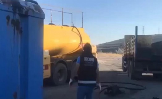 İzmir’de 65,8 ton kaçak karışımlı akaryakıt ele geçirildi