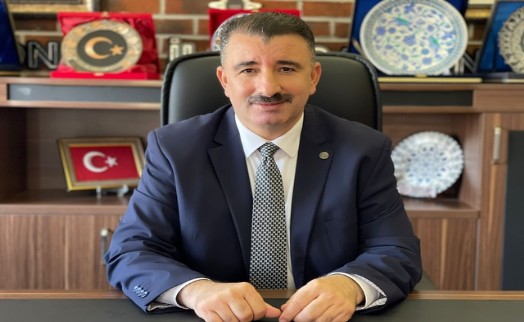 AK Partili Başdaş’tan Konak Atatürk Meydanı çıkışı: Meydanı yeşil alan yapalım!