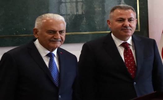 Binali Yıldırım İzmir'e geldi: Vali Elban'a ziyaret
