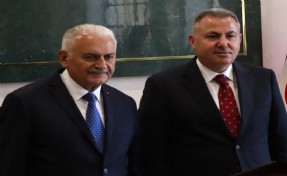 Binali Yıldırım İzmir'e geldi: Vali Elban'a ziyaret