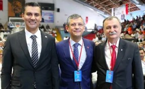 CHP Manisa Kongresi’nde değişimcilerin adayı kazandı