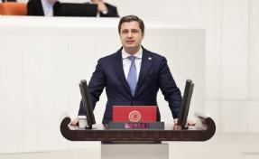 Deniz Yücel'den Meclise yoksulluk önergesi