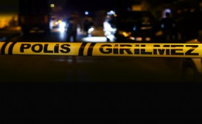 Depremden kurtuldu, dorsenin altında kalarak yaşamını yitirdi