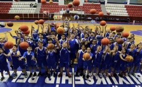 İzmir Büyükşehir Belediyesi spor okullarında yeni dönem başladı