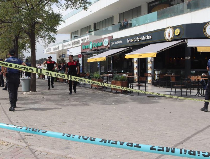 İzmir'de adliye önünde silahlı çatışma: 1 ölü, 4 yaralı