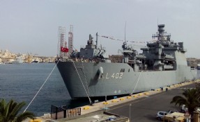 İzmir'den yola çıkan yardım gemileri Libya'ya ulaştı