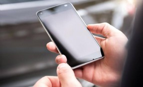 Öğrencilere vergisiz telefonun şartları netleşti
