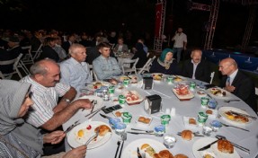 Soyer, şehit yakınları ve gazilerle buluştu
