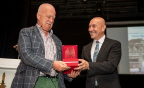Ünlü İngiliz tarihçi Mansel: Kitabım için geldiğim bu kente aşık oldum