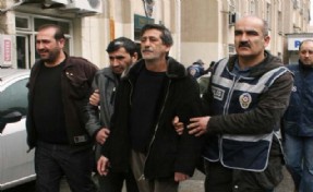 12 yıl önce çocukluk arkadaşını öldüren firari, saklandığı evde yakalandı