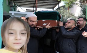 İzmir’de 12 yaşında bıçakla öldürülen Behiye son yolculuğuna uğurlandı