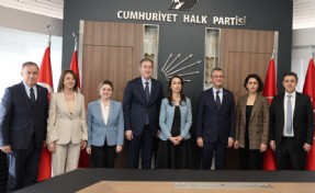 Özgür Özel, DEM Parti Eş Genel Başkanları ile bir araya geldi