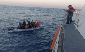 İzmir açıklarında 81 kaçak göçmen kurtarıldı, 46 kaçak göçmen yakalandı