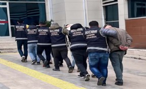 İzmir'de suç örgütüne operasyon: 8 gözaltı