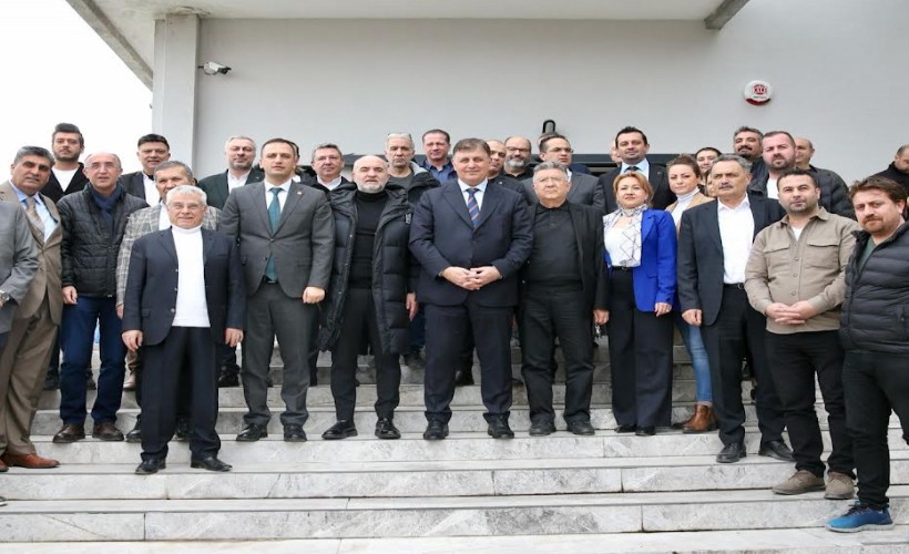 Tugay: Bu şehir Dr. Behçet Uz’u belediye başkanı yaptı bir de Dr. Cemil Tugay olsun!