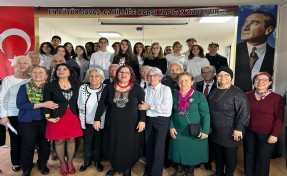 60 yaş üstü öğrenciler karnelerini aldı