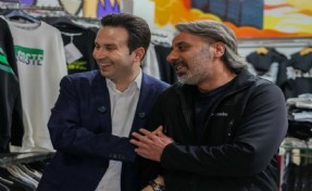 AK Partili Çiftçioğlu, Karşıyaka’yı karış karış geziyor