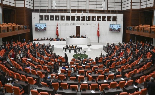 AYM'nin 'örgüt' kriteri yargı paketine giremedi