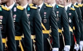 Atatürk rozeti kavgası: Tuzla'daki soruşturmada 'TSK'den ayırma' kararı
