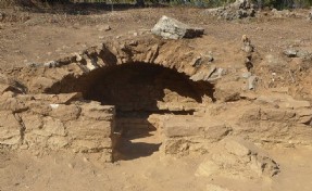 Bergama'da tarih çıktı: Çivi bile çakılmayacak!