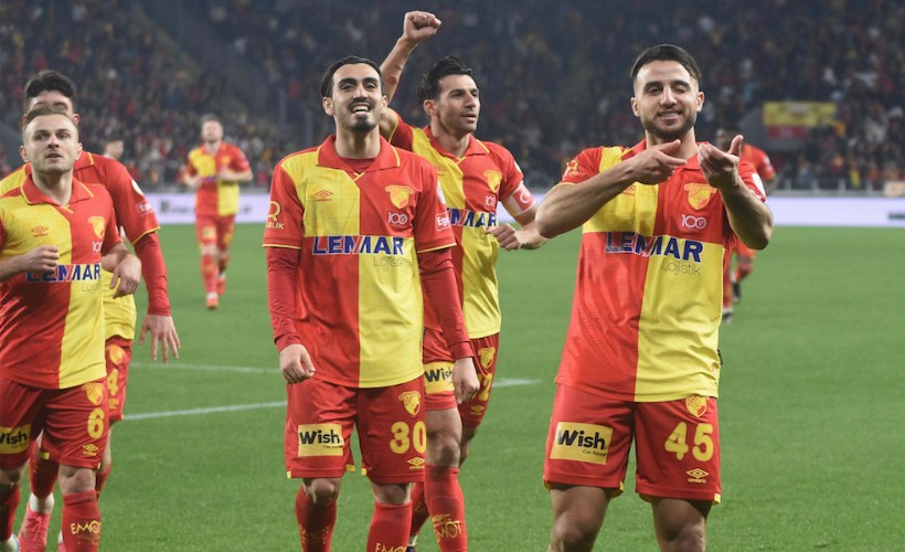 Göztepe'de Messaoudi az ama öz oynuyor