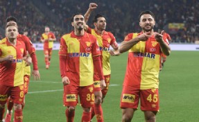 Göztepe'de Messaoudi az ama öz oynuyor