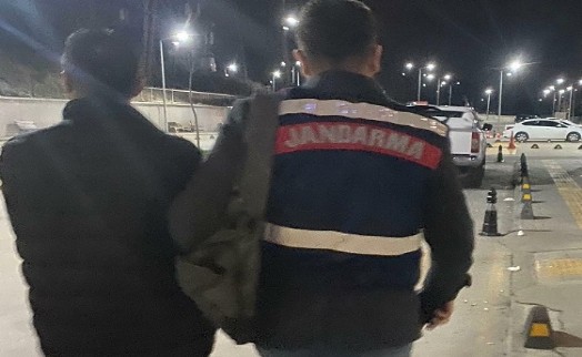 İzmir merkezli 9 ilde DHKP-C ve MLKP operasyonunda 9 tutuklama