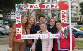 Karşıyaka’da Sevgililer Günü Pazarı açıldı
