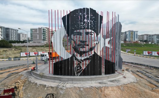Türkiye'de ilk kez Menemen'de; 4 boyutlu Atatürk Anıtı