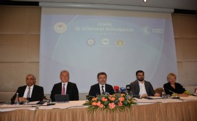 Bakan Yumaklı İZTO iftarına katıldı; İş insanları taleplerini sıraladı